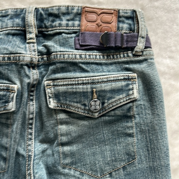 BCBG Max Azria Capri Jeans Size 26 - Picture 3 of 8